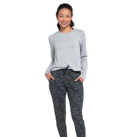 NWT Tasc Performance Joggers, Small, Gunmetal Camo - Picture 2 of 7